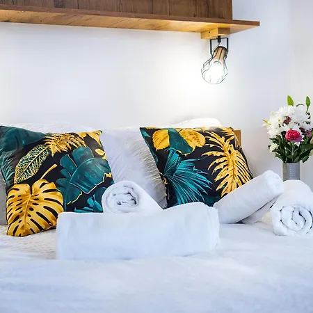 Rajska Polana Domki Premium ,Na Odludziu Z Prywatna Balia Z Jacuzzi I Sauna ,Cisza,Rowery Elektryczne,Gory,Astroprzygoda,- Adrspach, Skalne Miasto, Zamek Ksiaz,Andrzejowka,Karpacz, Sniezka,Janskie Laznie,Pec Mieroszow Zewnętrze zdjęcie