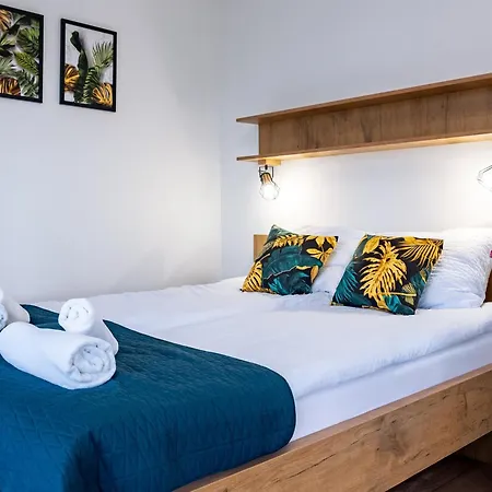 Rajska Polana Domki Premium ,Na Odludziu Z Prywatna Balia Z Jacuzzi I Sauna ,Cisza,Rowery Elektryczne,Gory,Astroprzygoda,- Adrspach, Skalne Miasto, Zamek Ksiaz,Andrzejowka,Karpacz, Sniezka,Janskie Laznie,Pec Mieroszow Zewnętrze zdjęcie